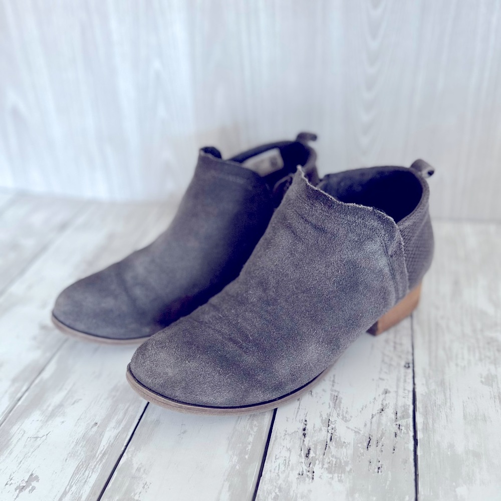 Tom’s Ankle Booties - used